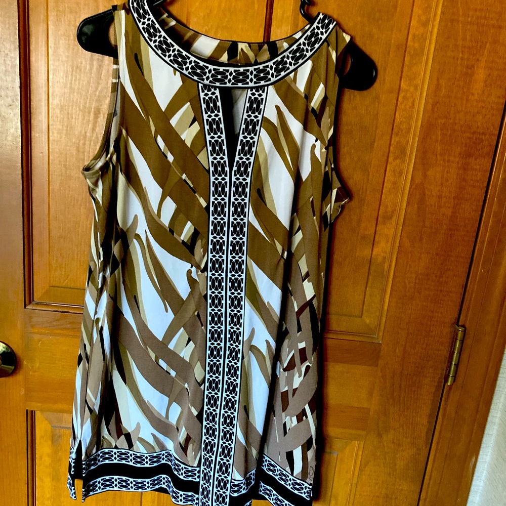 Ladies key hole front tank